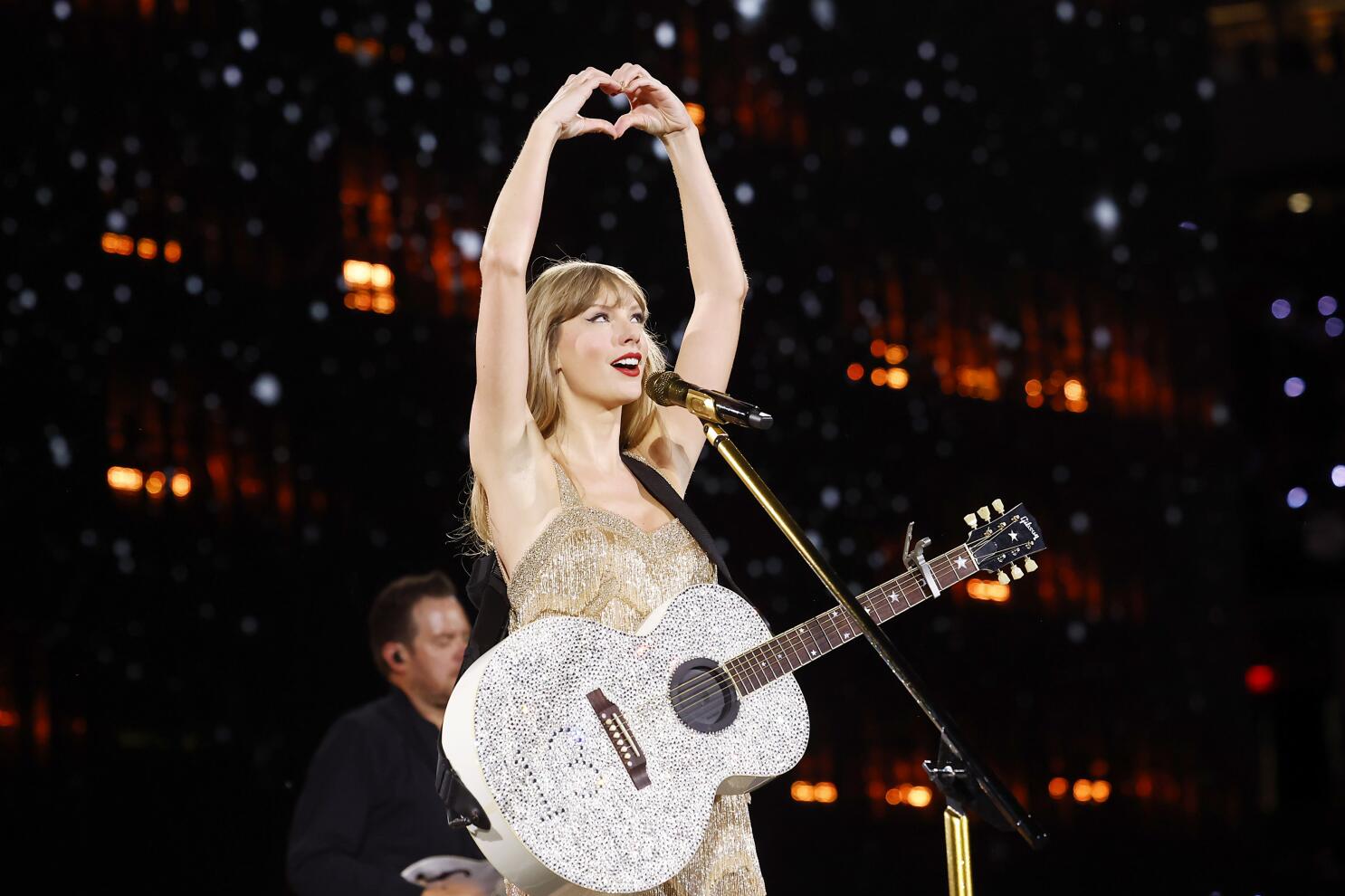 Taylor Swift delivers anthems, catharsis in epic SoFi show - Los